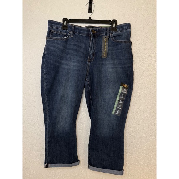 Lee Flex Motion Women's Capri Jeans Medium Wash Size 16 Medium - Picture 1 of 7
